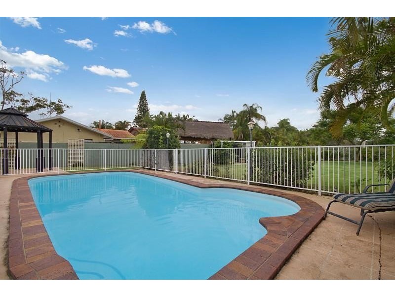 6 Mainsail Street, Currumbin Waters QLD 4223