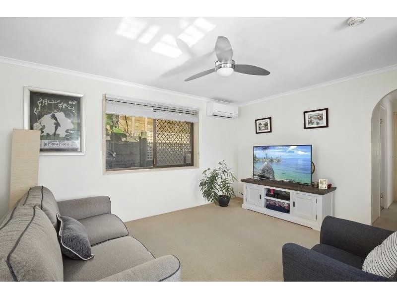 4/11 Daisy Street, Elanora QLD 4221