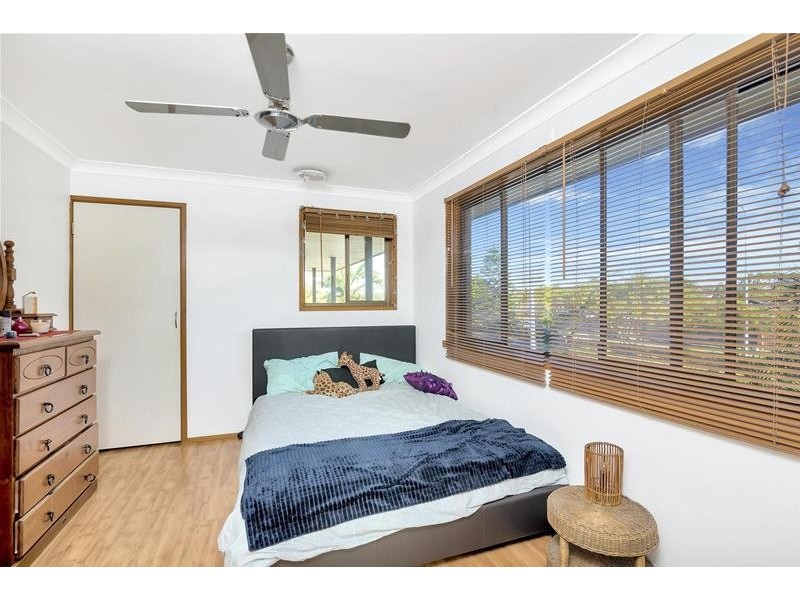 93 K P McGrath Drive, Elanora QLD 4221