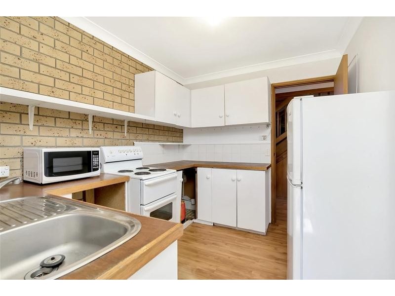 93 K P McGrath Drive, Elanora QLD 4221