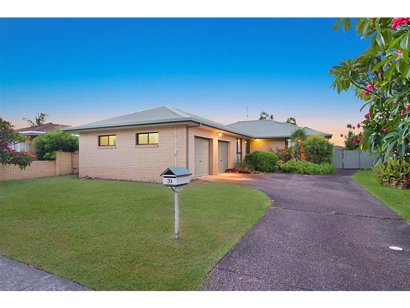 39 Ironbark Street, Elanora QLD 4221