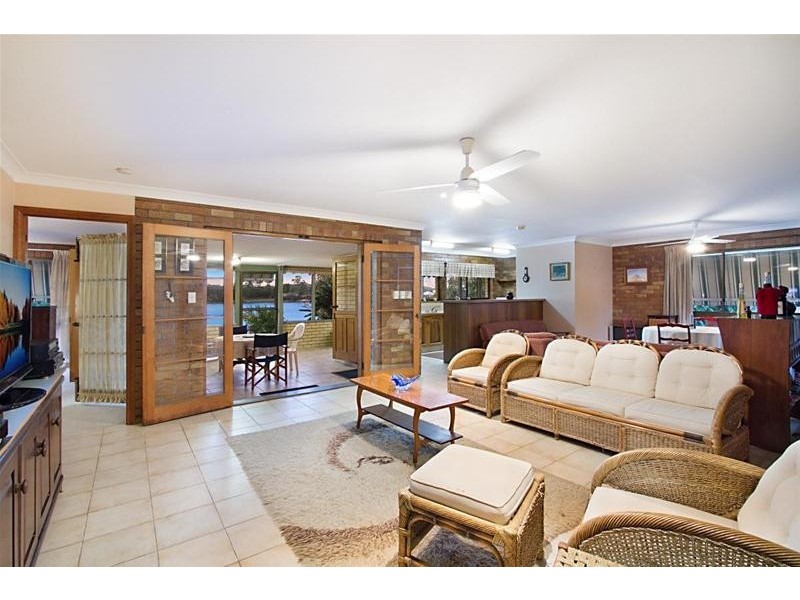 39 Ironbark Street, Elanora QLD 4221