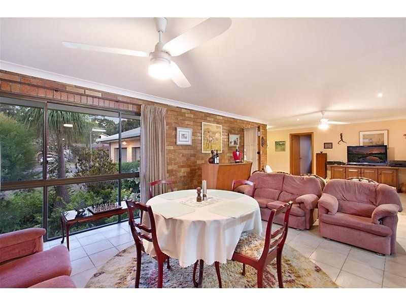 39 Ironbark Street, Elanora QLD 4221