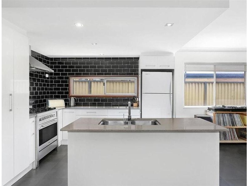 24 Leyte Avenue, Palm Beach QLD 4221