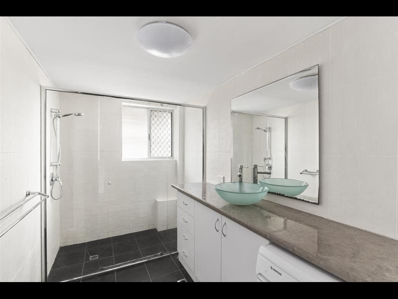 3/2 Twentysixth Avenue, Palm Beach QLD 4221