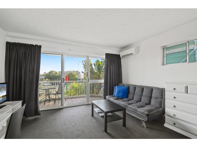 220/2007 Gold Coast  Highway, Miami QLD 4220