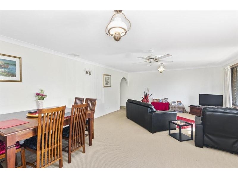 44 Fifth Avenue, Palm Beach QLD 4221