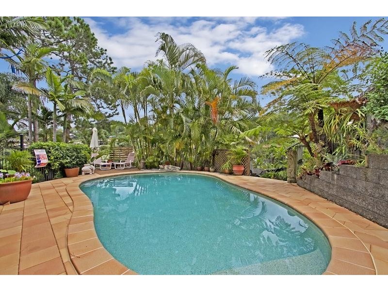 3 Esperance Close, Elanora QLD 4221