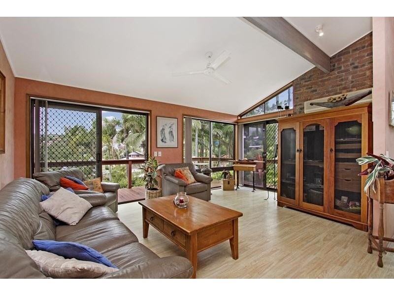 3 Esperance Close, Elanora QLD 4221