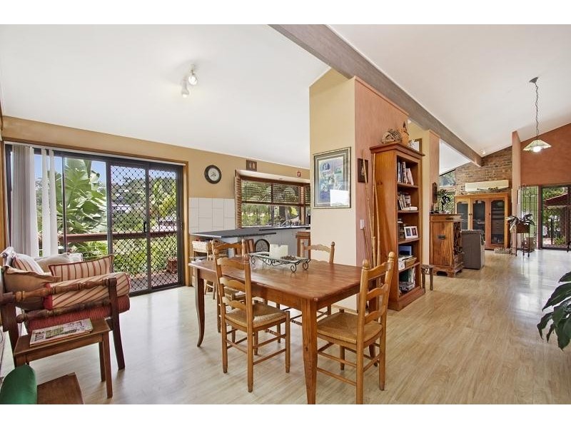 3 Esperance Close, Elanora QLD 4221