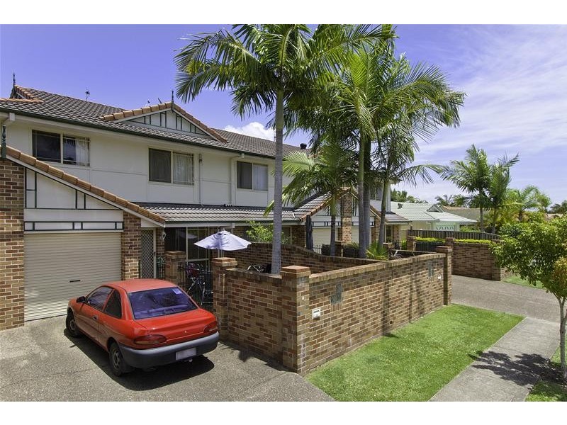 10/2-4 Gilchrist  Drive, Currumbin Waters QLD 4223