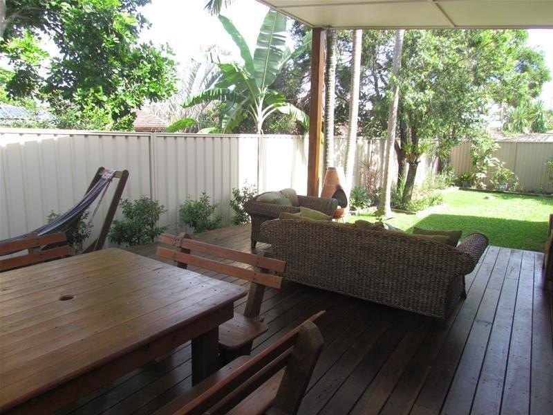 2/5 Cowal Court, Elanora QLD 4221