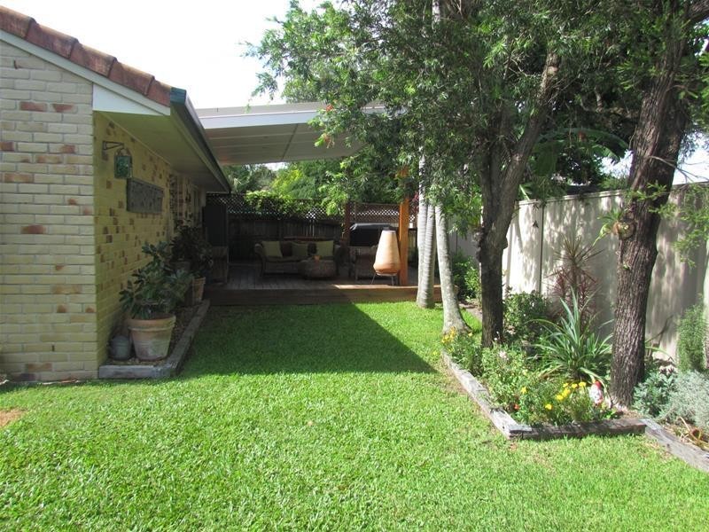 2/5 Cowal Court, Elanora QLD 4221