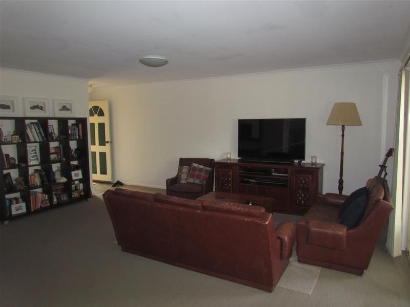 2/5 Cowal Court, Elanora QLD 4221