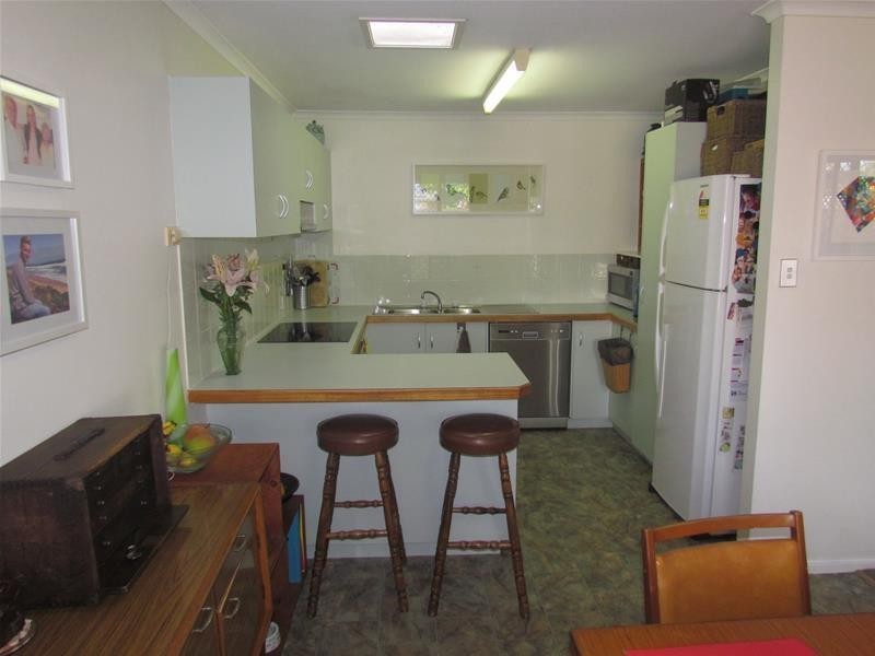 2/5 Cowal Court, Elanora QLD 4221