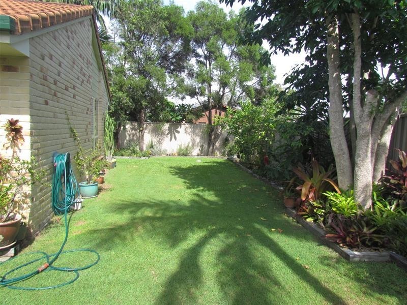 2/5 Cowal Court, Elanora QLD 4221