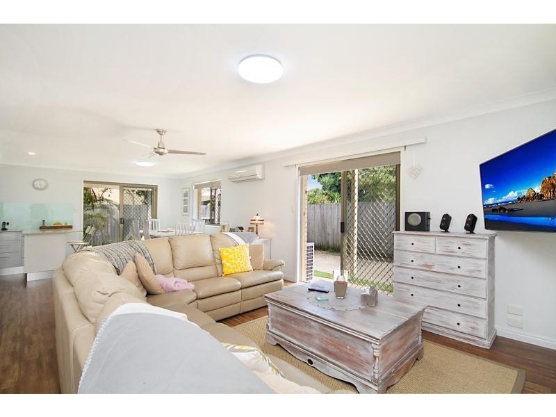 2/38 Philippine Parade, Palm Beach QLD 4221