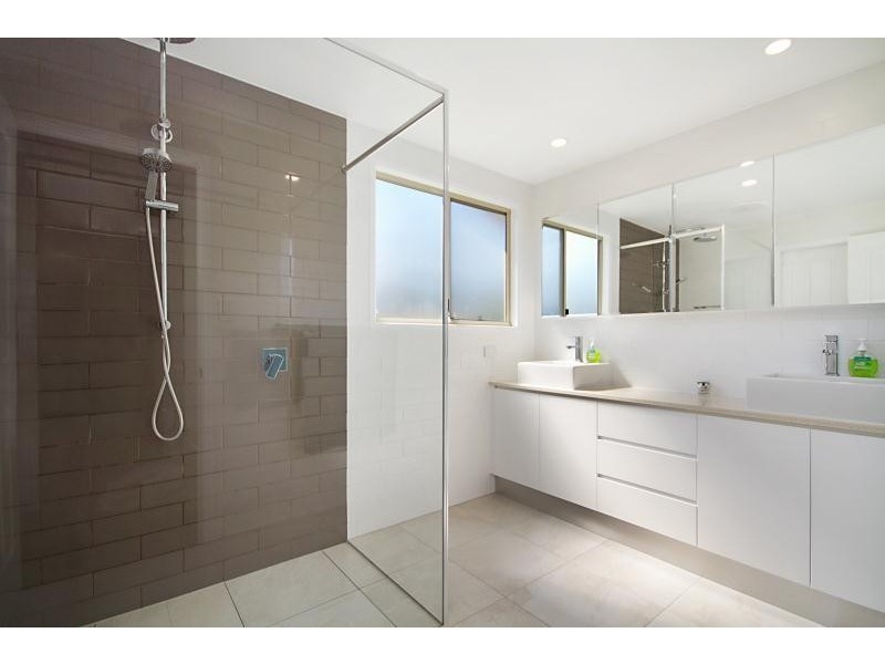 2/38 Philippine Parade, Palm Beach QLD 4221