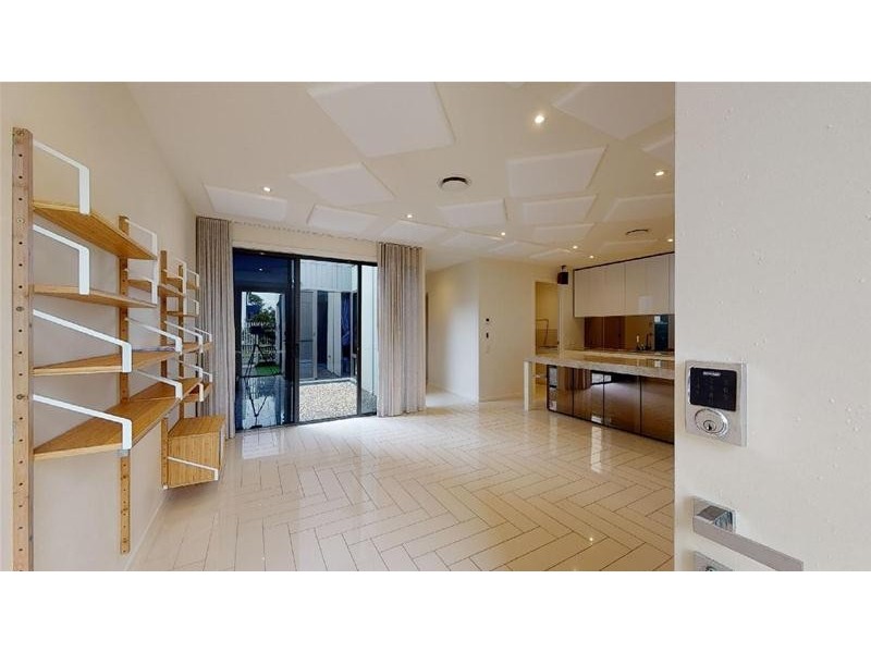 1/8 Magnoli Circuit, Palm Beach QLD 4221