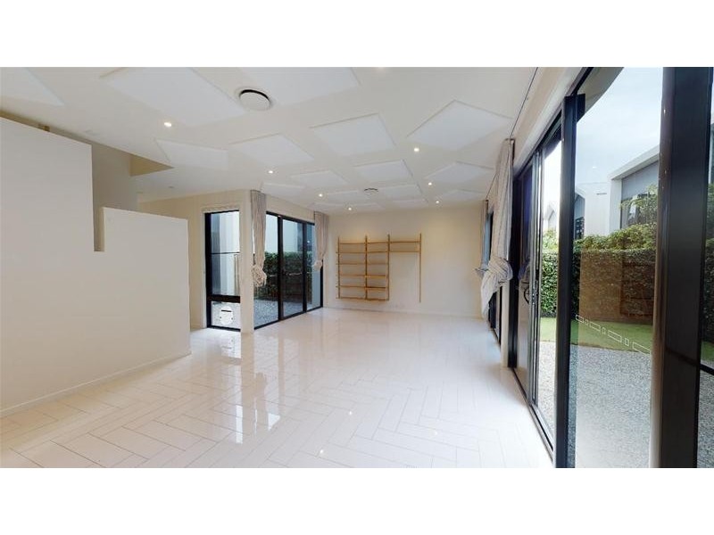 1/8 Magnoli Circuit, Palm Beach QLD 4221