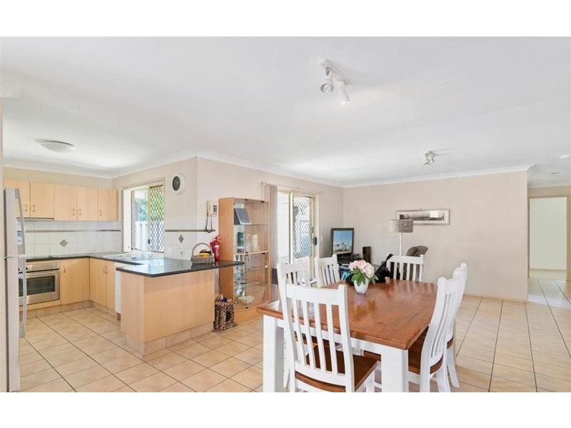 32 Tussock Crescent, Elanora QLD 4221