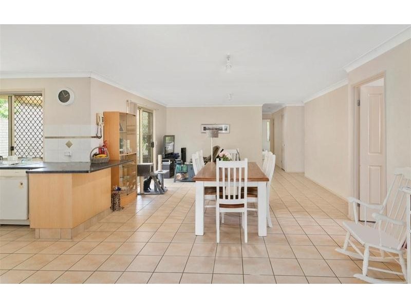 32 Tussock Crescent, Elanora QLD 4221