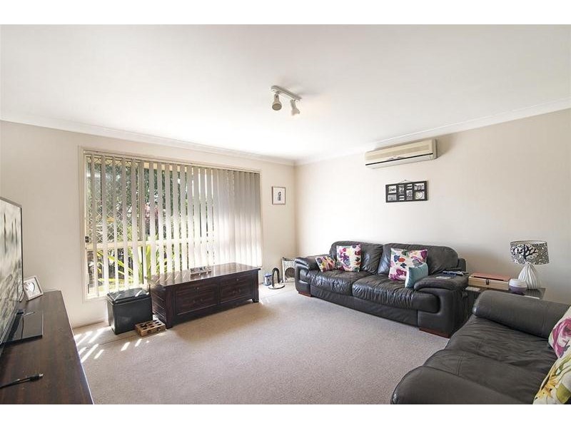 32 Tussock Crescent, Elanora QLD 4221