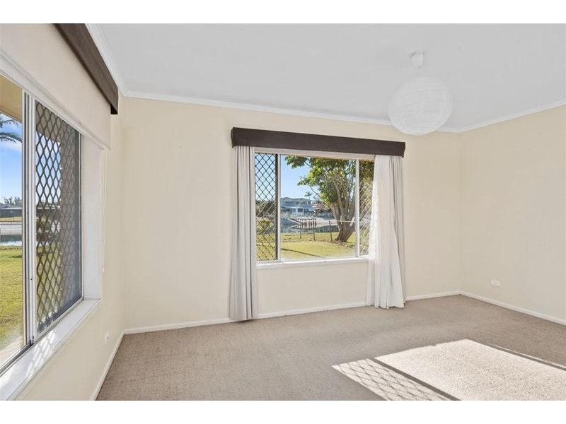 60 Mallawa  Drive, Palm Beach QLD 4221