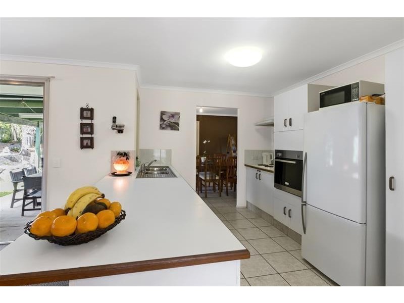 13 Daphne Court, Elanora QLD 4221