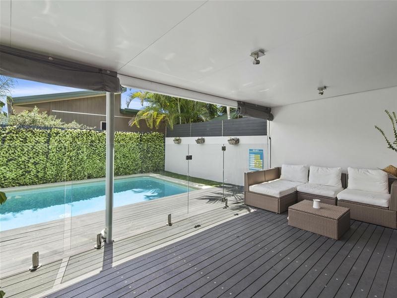 1/135 Laguna  Avenue, Palm Beach QLD 4221