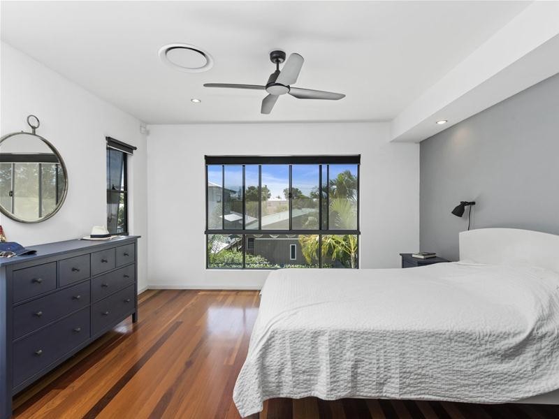 1/135 Laguna  Avenue, Palm Beach QLD 4221