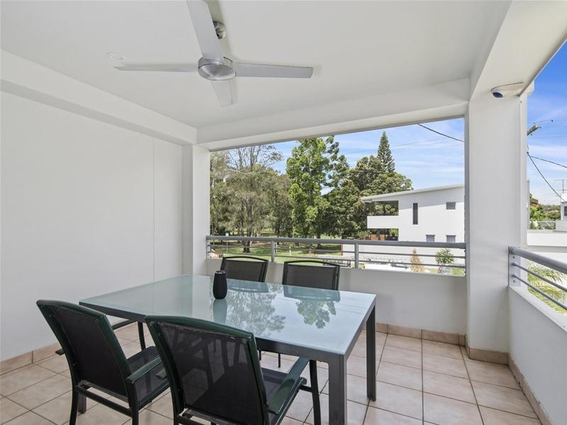 1/135 Laguna  Avenue, Palm Beach QLD 4221