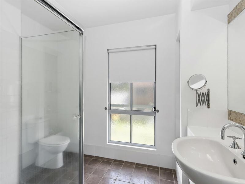 1/135 Laguna  Avenue, Palm Beach QLD 4221