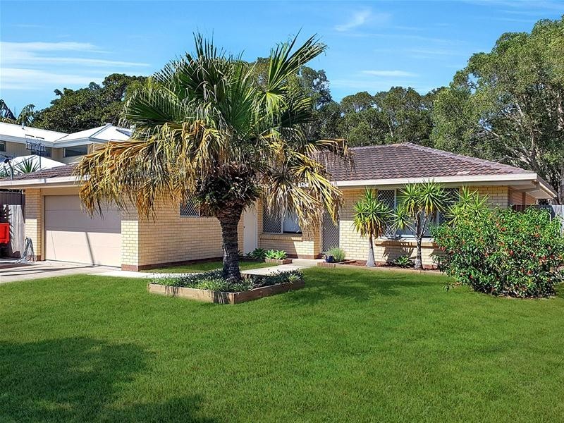 93 Mallawa  Drive, Palm Beach QLD 4221