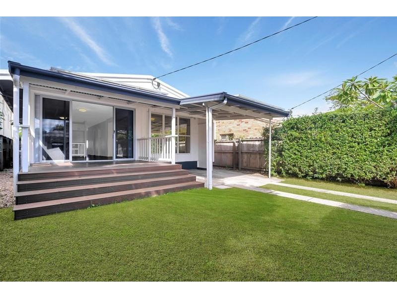 32 Sixth Avenue, Palm Beach QLD 4221