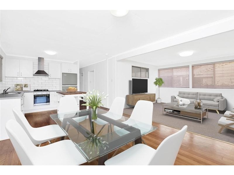 32 Sixth Avenue, Palm Beach QLD 4221