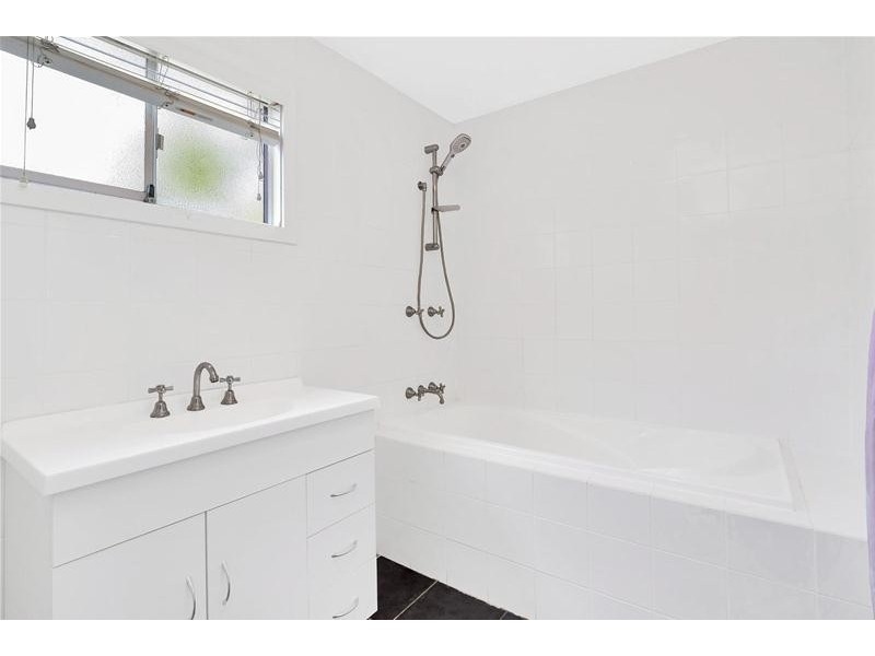 32 Sixth Avenue, Palm Beach QLD 4221