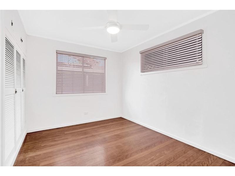 32 Sixth Avenue, Palm Beach QLD 4221