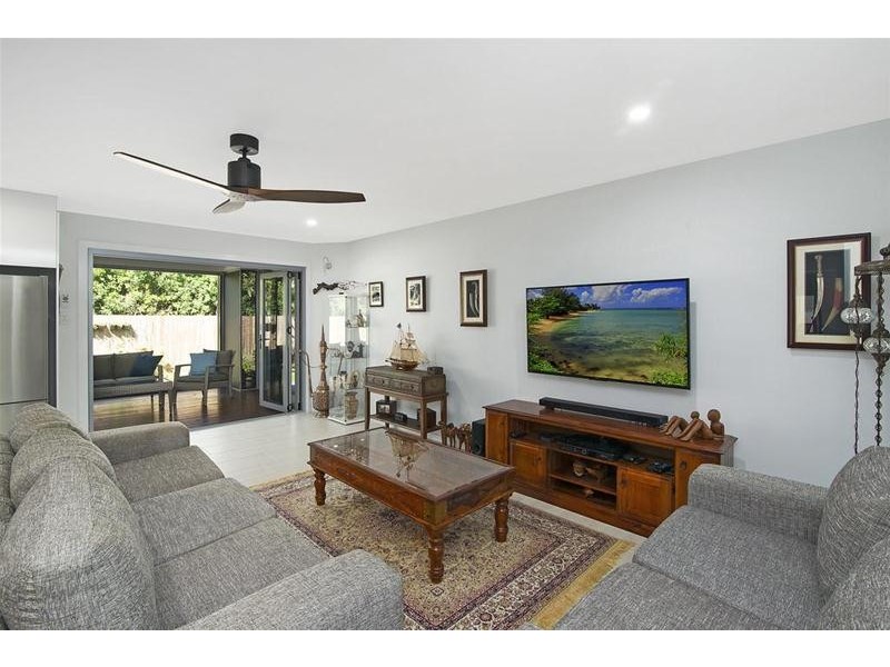 2/72 Third Avenue, Palm Beach QLD 4221