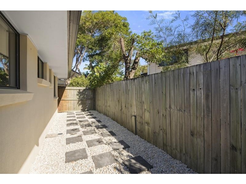 8/10 Twenty First Avenue, Palm Beach QLD 4221