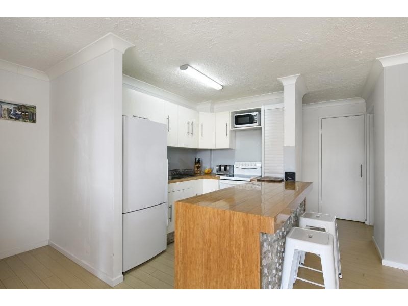 5/8 Twenty Second Avenue, Palm Beach QLD 4221