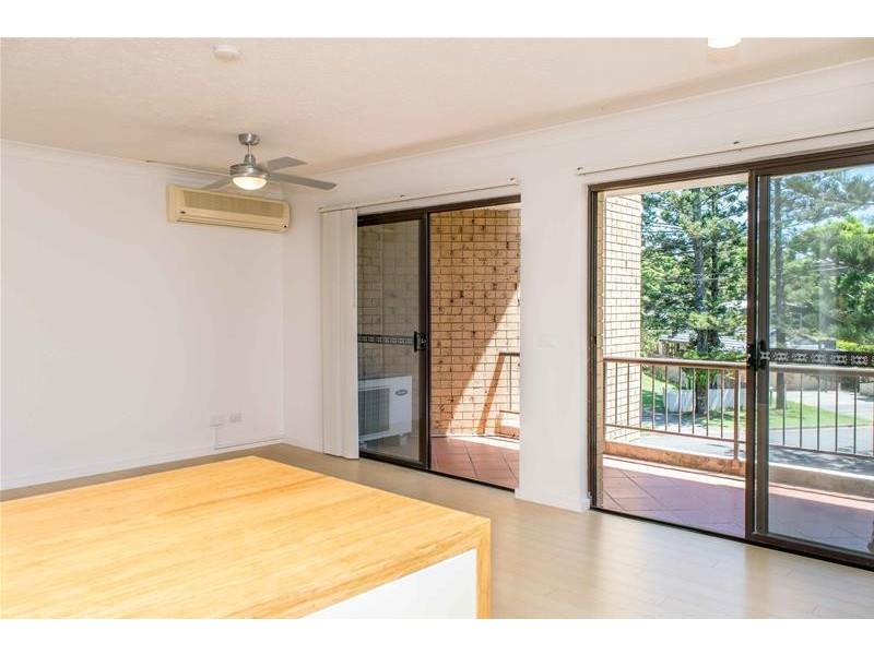 5/8 Twenty Second Avenue, Palm Beach QLD 4221