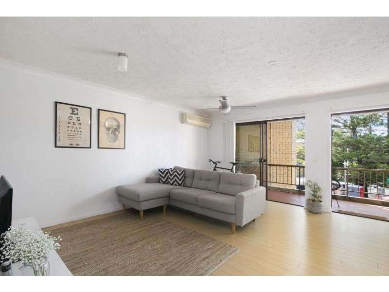 5/8 Twenty Second Avenue, Palm Beach QLD 4221