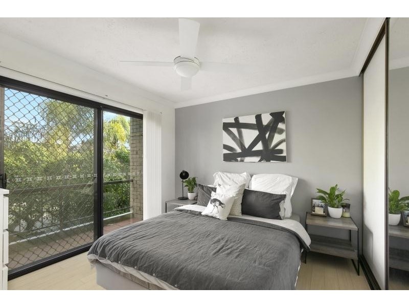 5/8 Twenty Second Avenue, Palm Beach QLD 4221