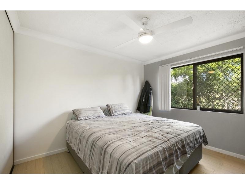 5/8 Twenty Second Avenue, Palm Beach QLD 4221