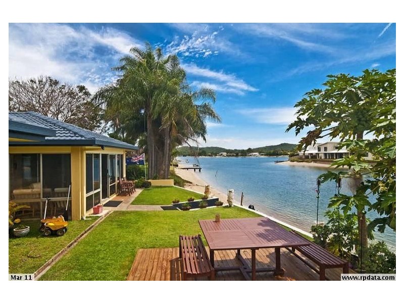 122 Mallawa Drive, Palm Beach QLD 4221