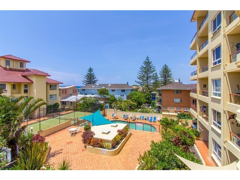 7/4 Twenty Fifth Avenue, Palm Beach QLD 4221