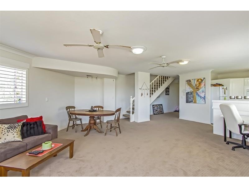 7/4 Twenty Fifth Avenue, Palm Beach QLD 4221