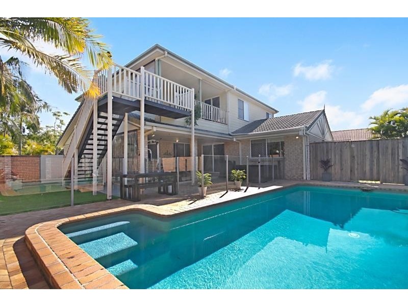 22 Casuarina Drive, Elanora QLD 4221