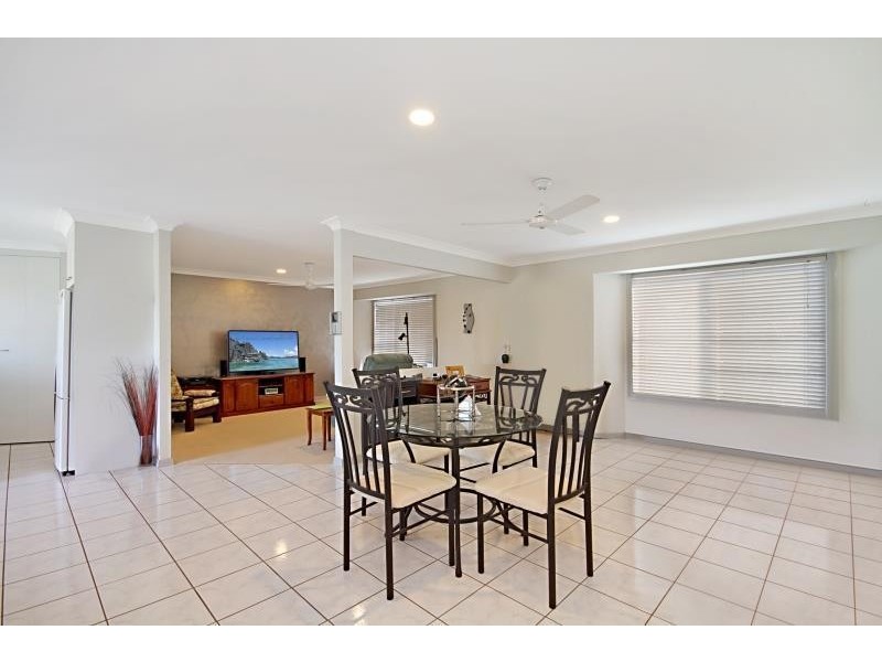 22 Casuarina Drive, Elanora QLD 4221